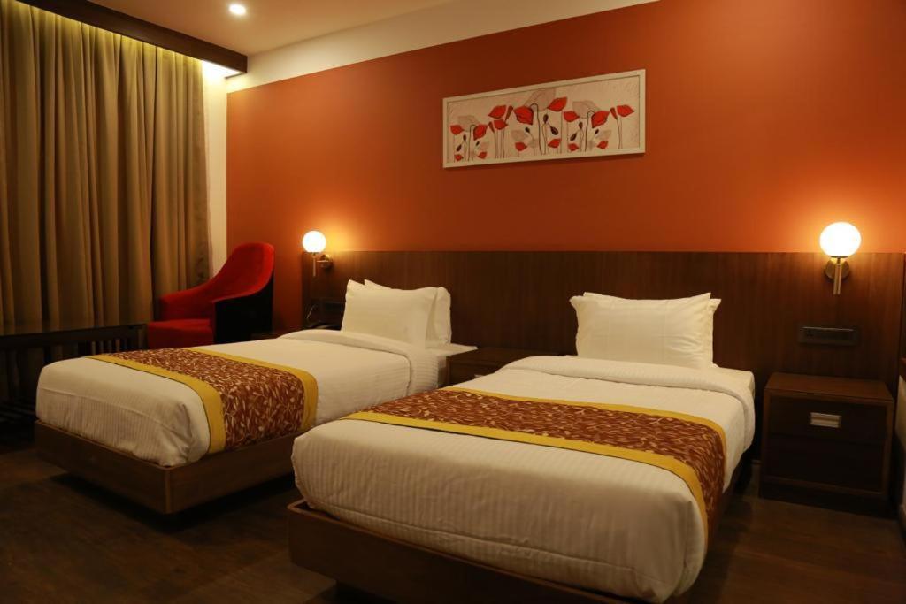 Sky Penta Residency Hotel Iritti Ngoại thất bức ảnh